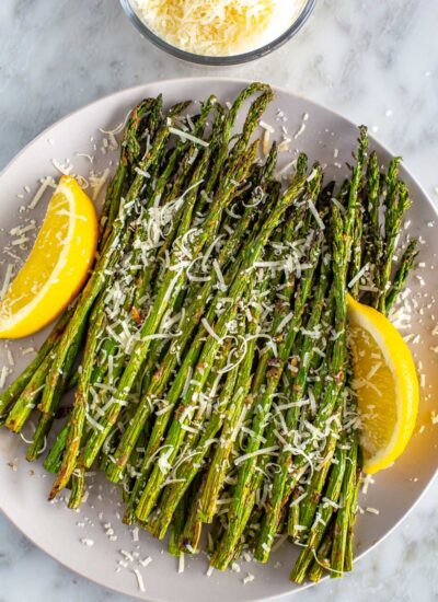 A plate of garlic parm air fryer asparagus.